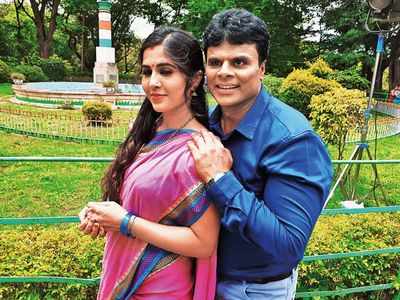 Gym Ravi and Apoorva shoot for romantic number in Mysuru