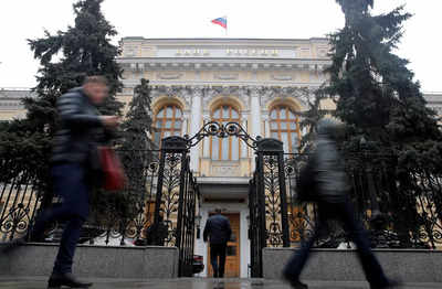 Explainer: Which international banks are exposed to Russia?