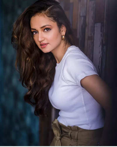 Exclusive: Shanvi Srivastava features in a music video with B-town singer Jubin Nautiyal