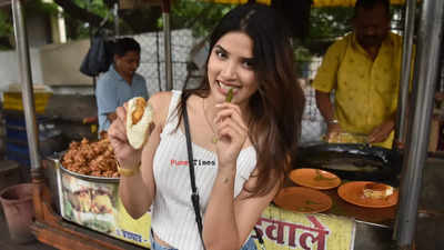 Monsoon is all about moong dal bhajiya and vada-pav for me: Sayli Patil